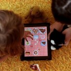 Aplicaciones de la tableta para jugar con las niñas.